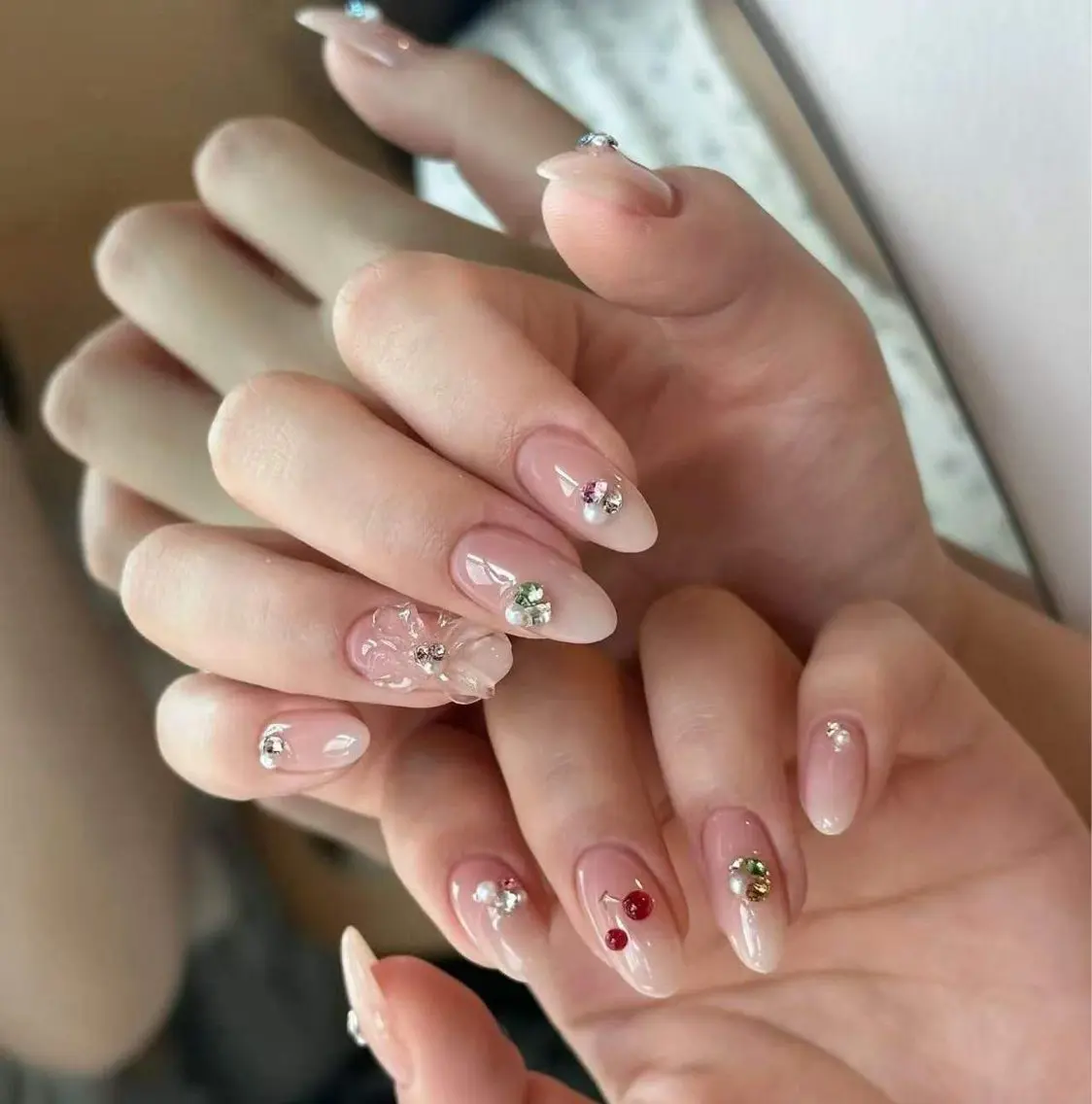 ネイル オーロラネイル フラワーネイル フットネイル フレンチネイル ジェルネイル ハンドネイル BabyYouMi nailのネイルデザイン