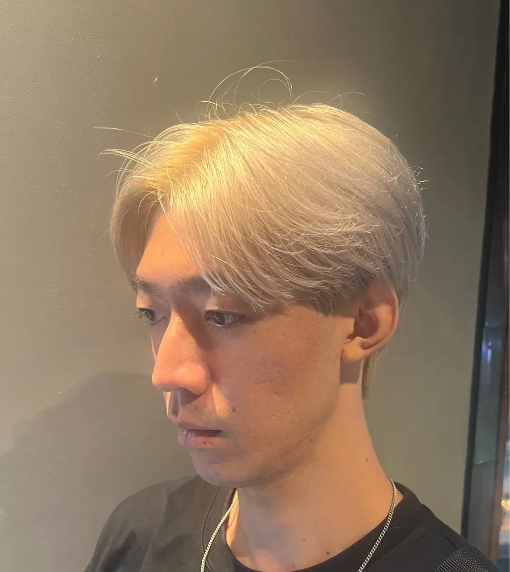 カラー メンズ ダブルカラー寒色系 ボリューム改善ハヤトのヘアスタイル