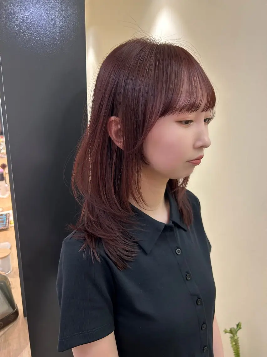 セミロング カラー ブリーチ ブラウンカラー ブリーチなしカラー ピンクカラー ピンクブラウン カット ヘアカラー トリートメント hubhair レイヤー/透明感のヘアスタイル