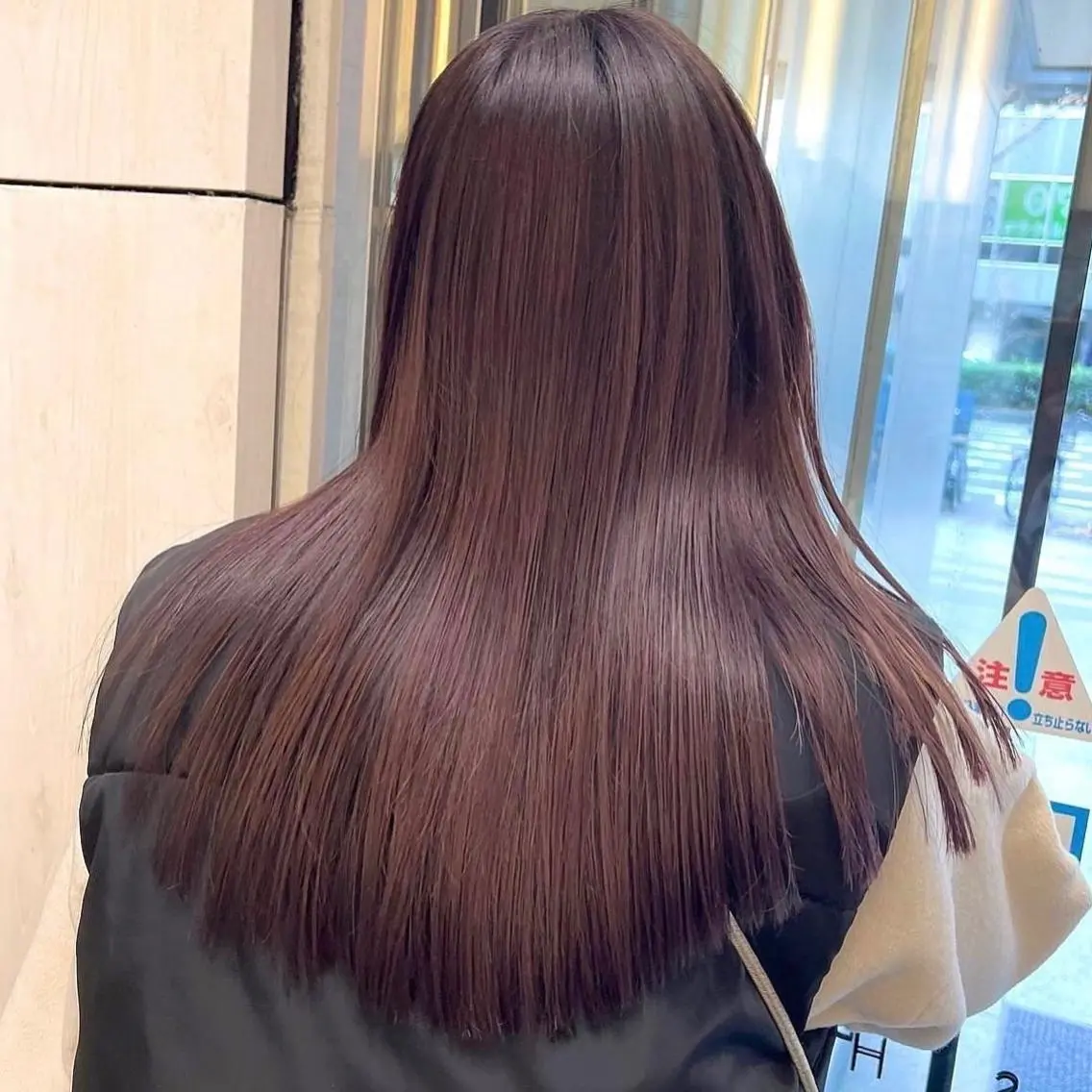 セミロング カラー パーマ ヘアアレンジ メンズ キッズ ネイル マツエク・マツパ アイブロウ 前川 朋香のヘアスタイル