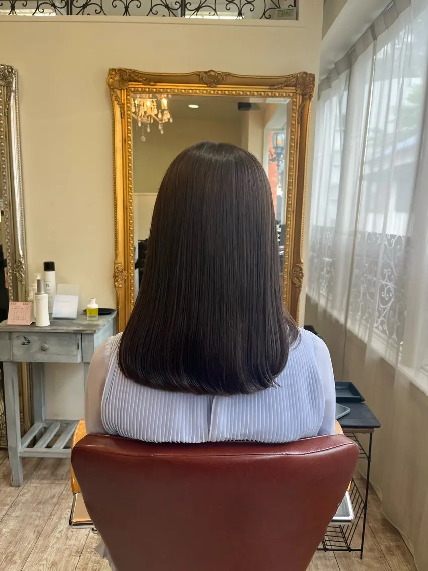 セミロング カット ヘアカラー 【艶髪カラー】 omiのヘアスタイル