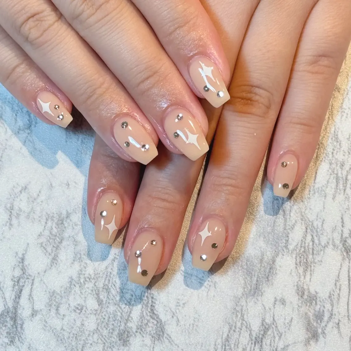 ネイル brodia nails m_riのネイルデザイン