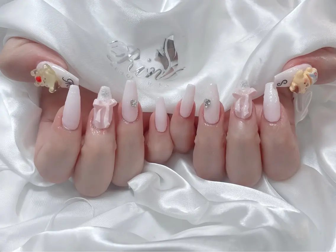 ネイル チークネイル フラッシュネイル フラワーネイル フットネイル ジェルネイル ハンドネイル Rin Nail Shinokuboのネイルデザイン