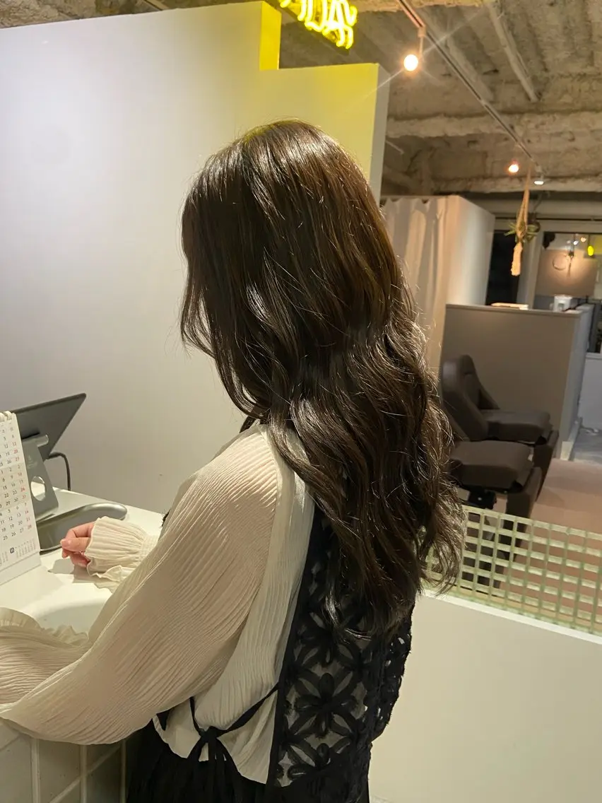 ロング カラー オリーブカラー オレンジ UNBIRTHDAY いずみのヘアスタイル