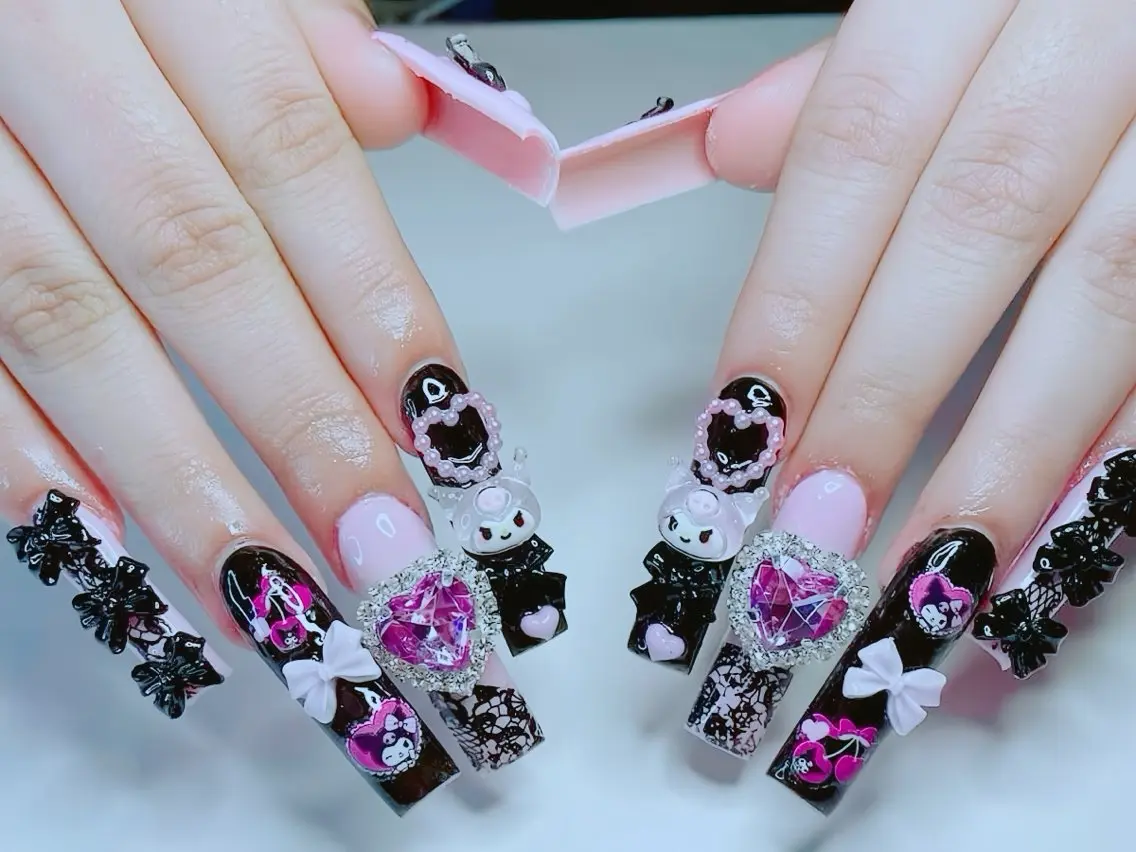 ネイル チークネイル フレンチネイル ガラスフレンチ グラデーション キラキラネイル ハンドネイル Rin Nail 新大久保店のネイルデザイン