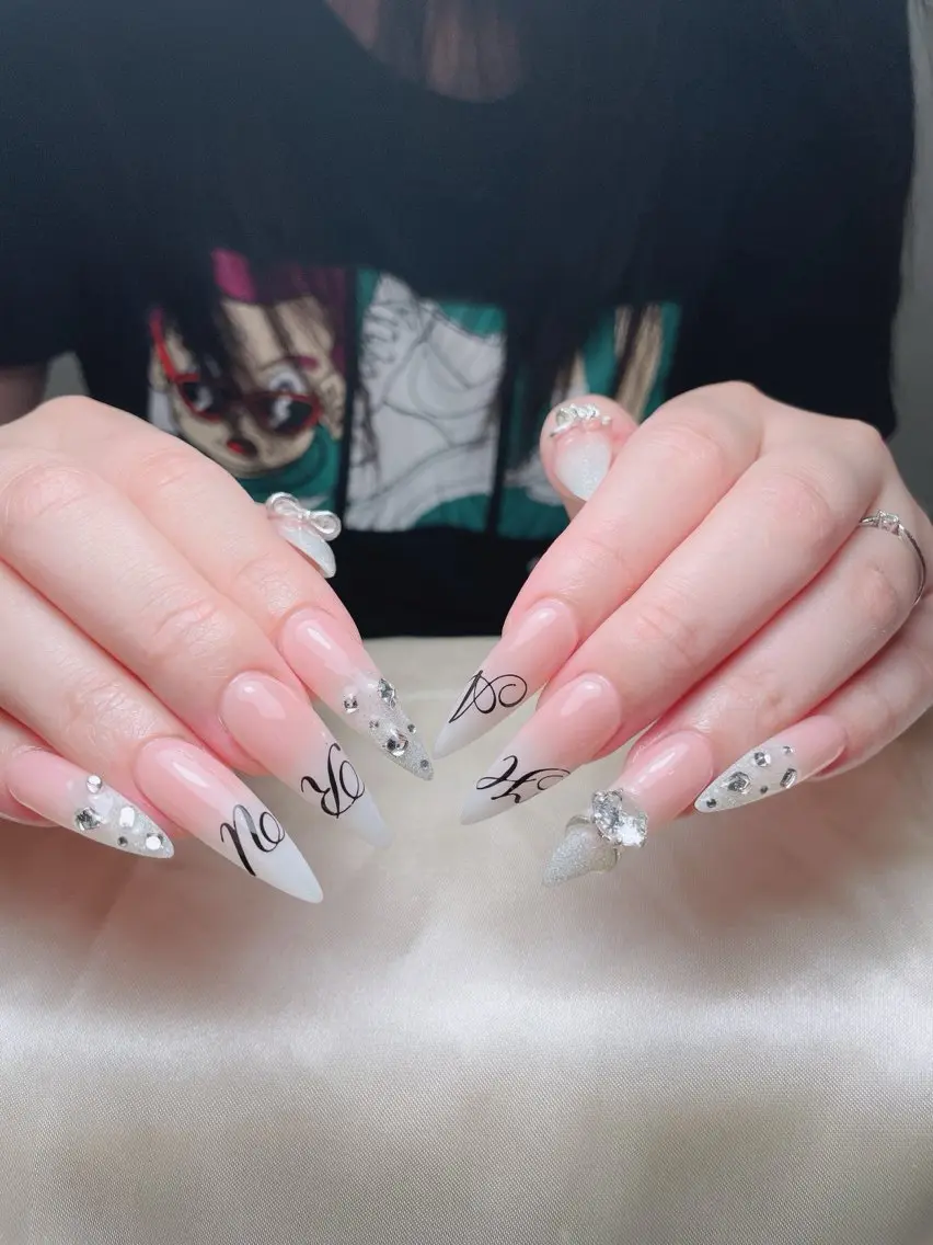 ネイル アートネイル オーロラネイル フラッシュネイル フットネイル フレンチネイル Sora nail 長さ出し専門店のネイルデザイン