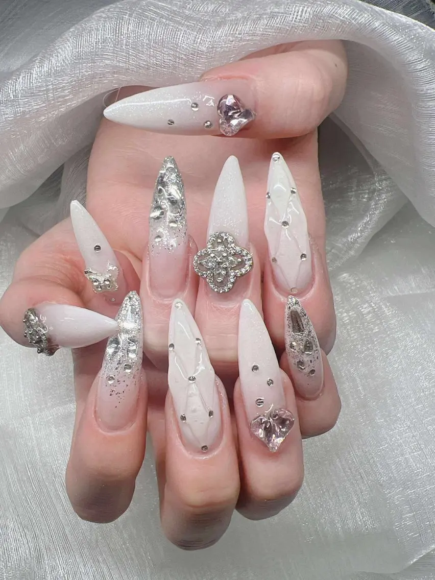 ネイル 長さ出し グラデーション 卒業式 キラキラネイル マグネットネイル ハンドネイル Lee Nailsのネイルデザイン