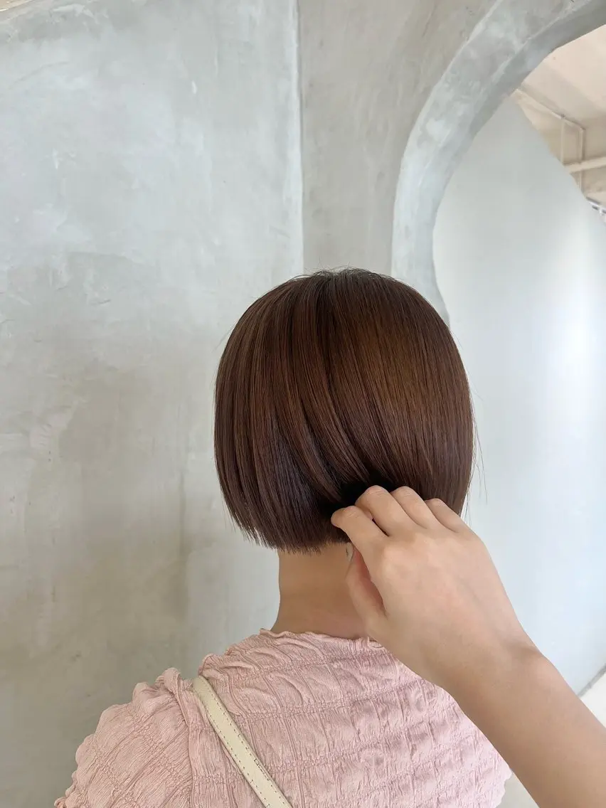 ショート カット 切りっぱなしボブ/ 艶カラー/綾莉のヘアスタイル