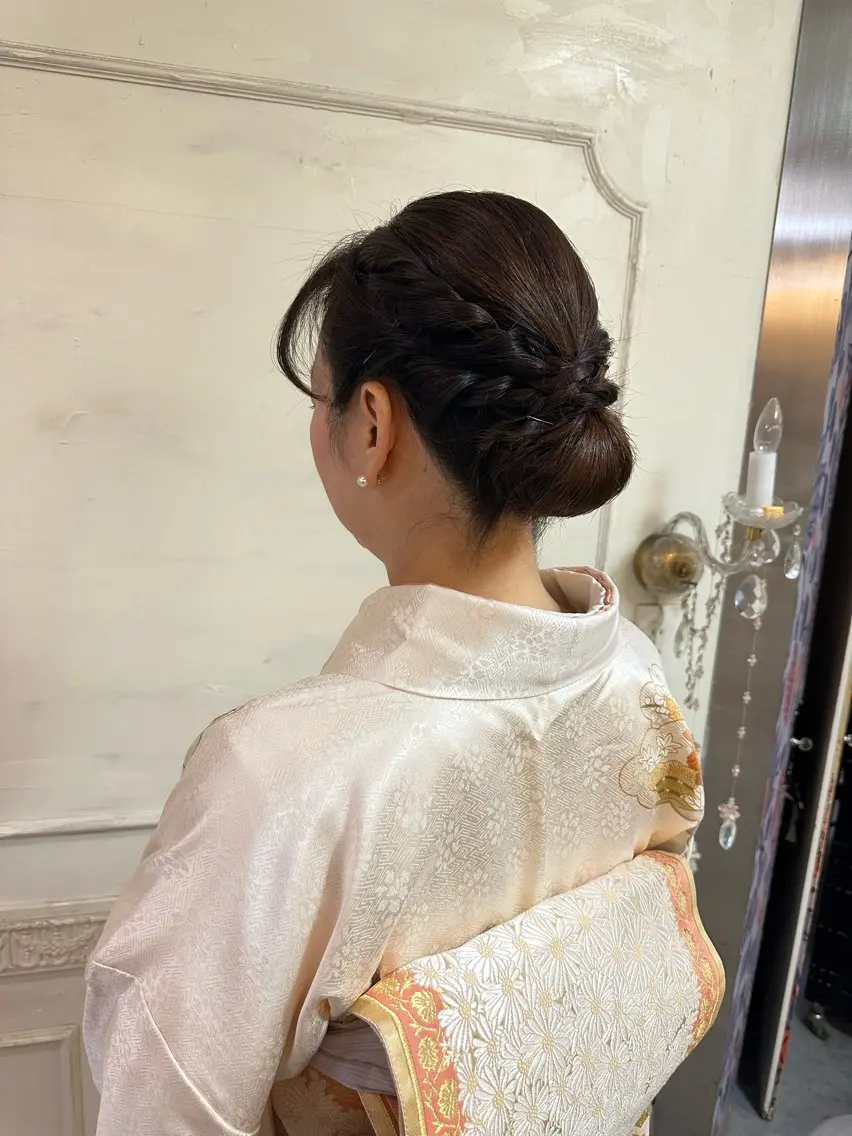 ミディアム ヘアセット アダチ ホノカのヘアスタイル