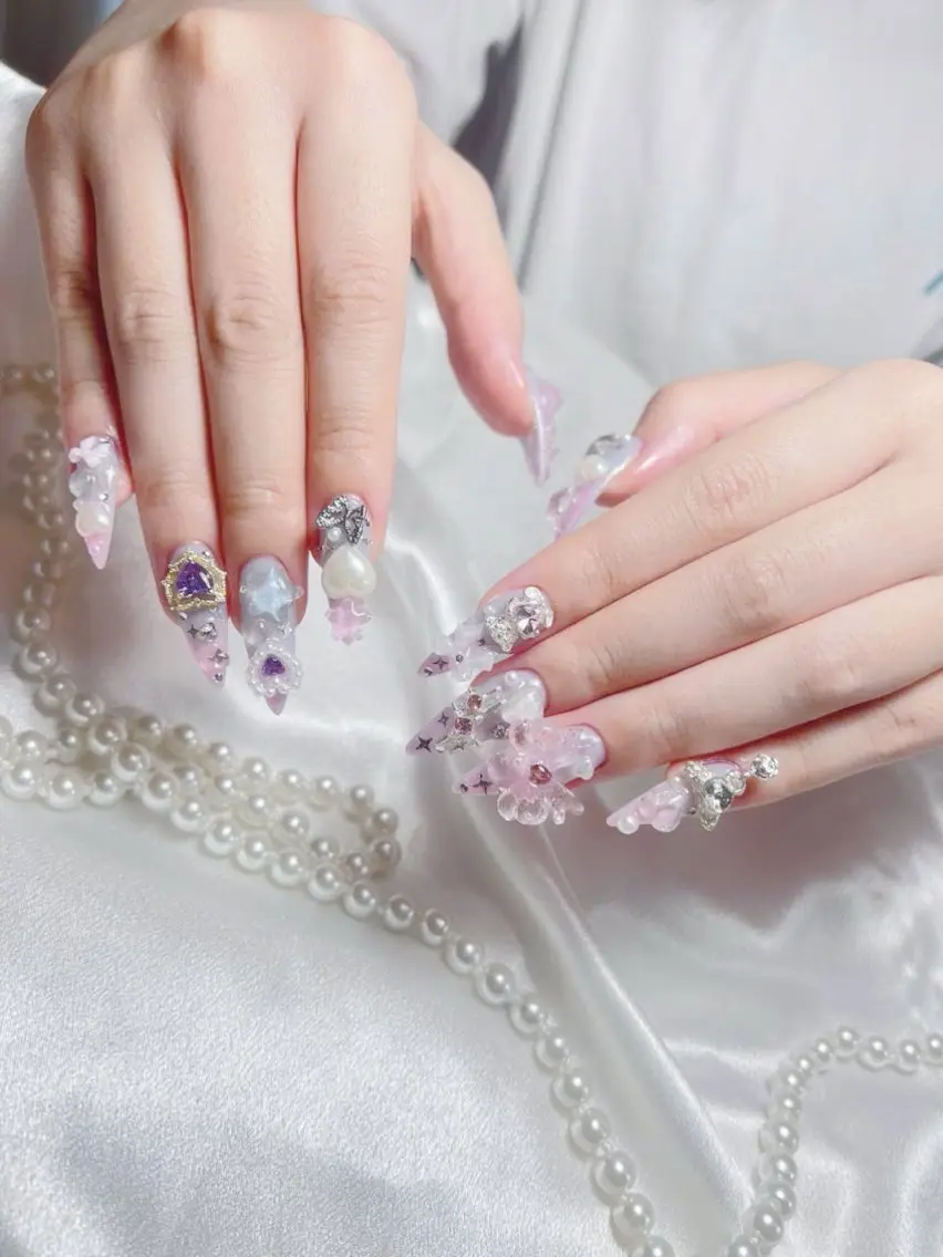 ネイル フットネイル ロングネイル マグネットネイル ネイルチップ ワンホンネイル ハンドネイル Lyna 池袋のネイルデザイン
