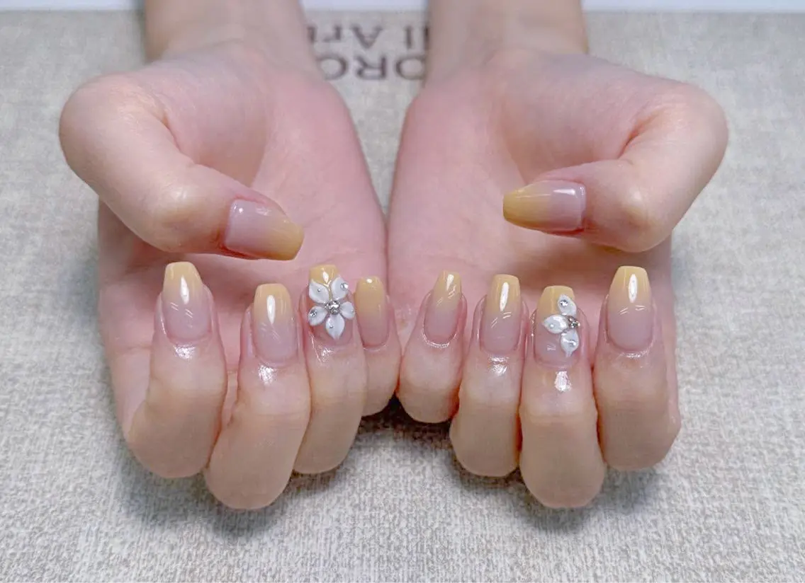 ネイル フラワーネイル ジェルネイル ハンドネイル Luna Nail.Novaのネイルデザイン
