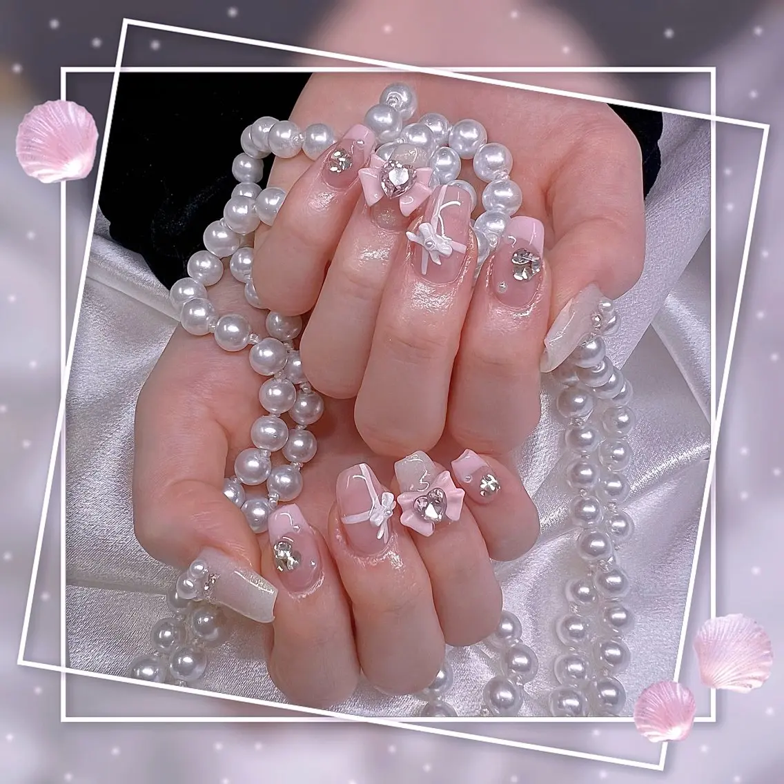 ネイル フレンチネイル グラデーション キラキラネイル 韓国ネイル マグネットネイル ハンドネイル Chill Nailsalonのネイルデザイン