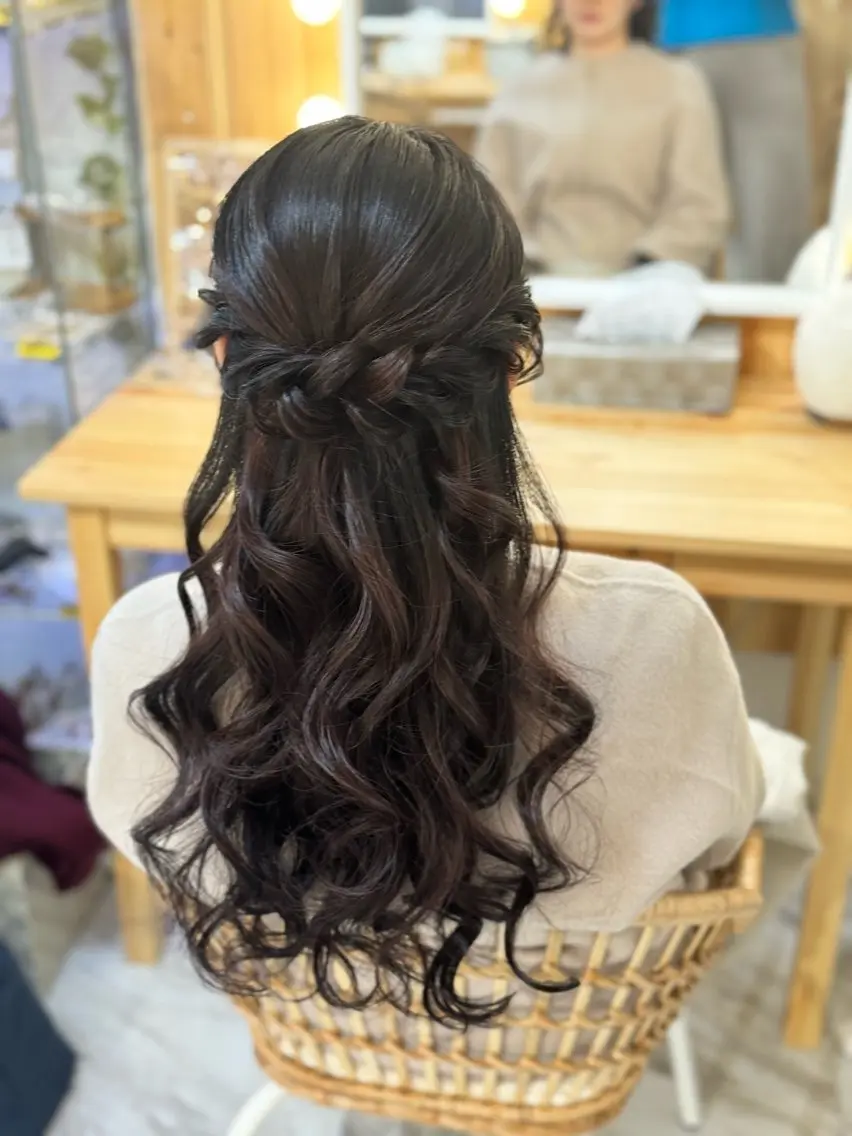 ロング ヘアアレンジ ハーフアップ 鷲見 望のヘアスタイル