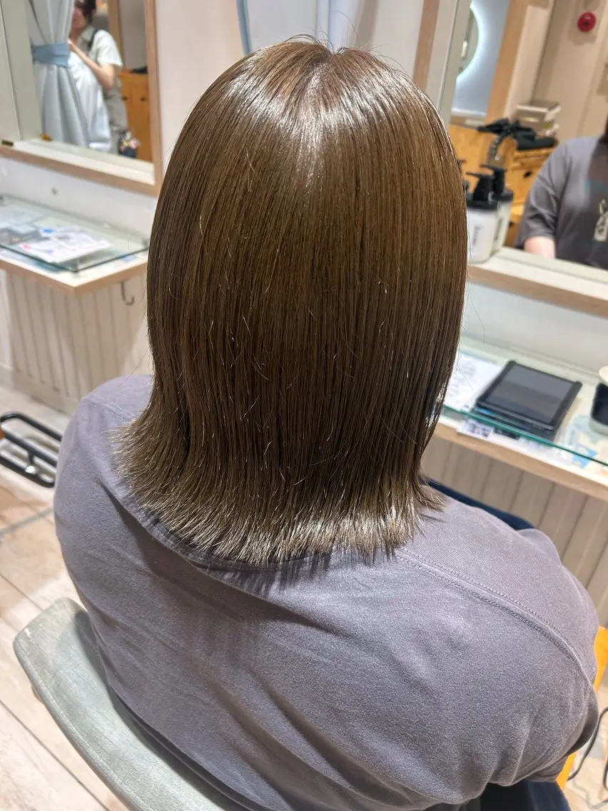 ミディアム カラー アッシュ カット ヘアカラー 大川 夏実のヘアスタイル