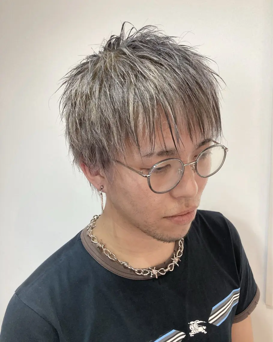 ショート カラー メンズ スパイキーショート ベージュカラー 黒髪 ショートヘア 山本 将史のヘアスタイル