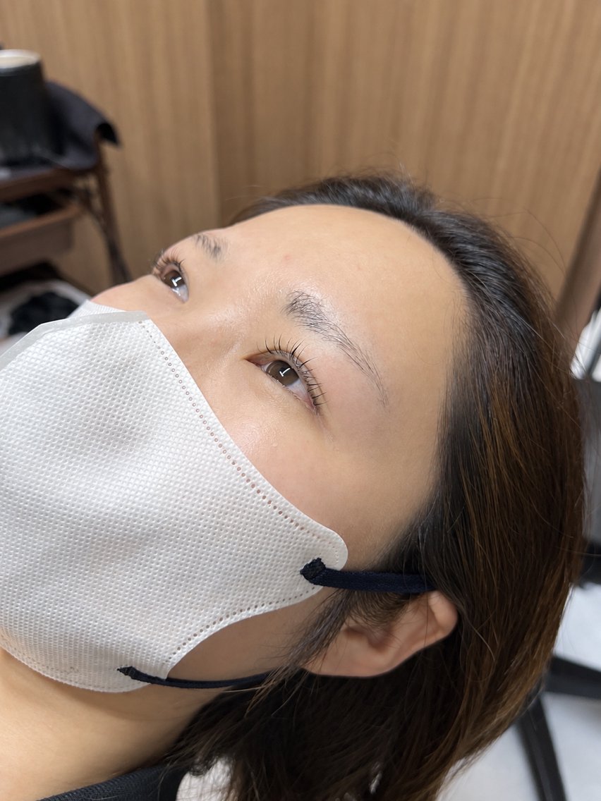 マツエク・マツパ パリジェンヌラッシュリフト 手塚 未来の眉毛・アイブロウイメージ