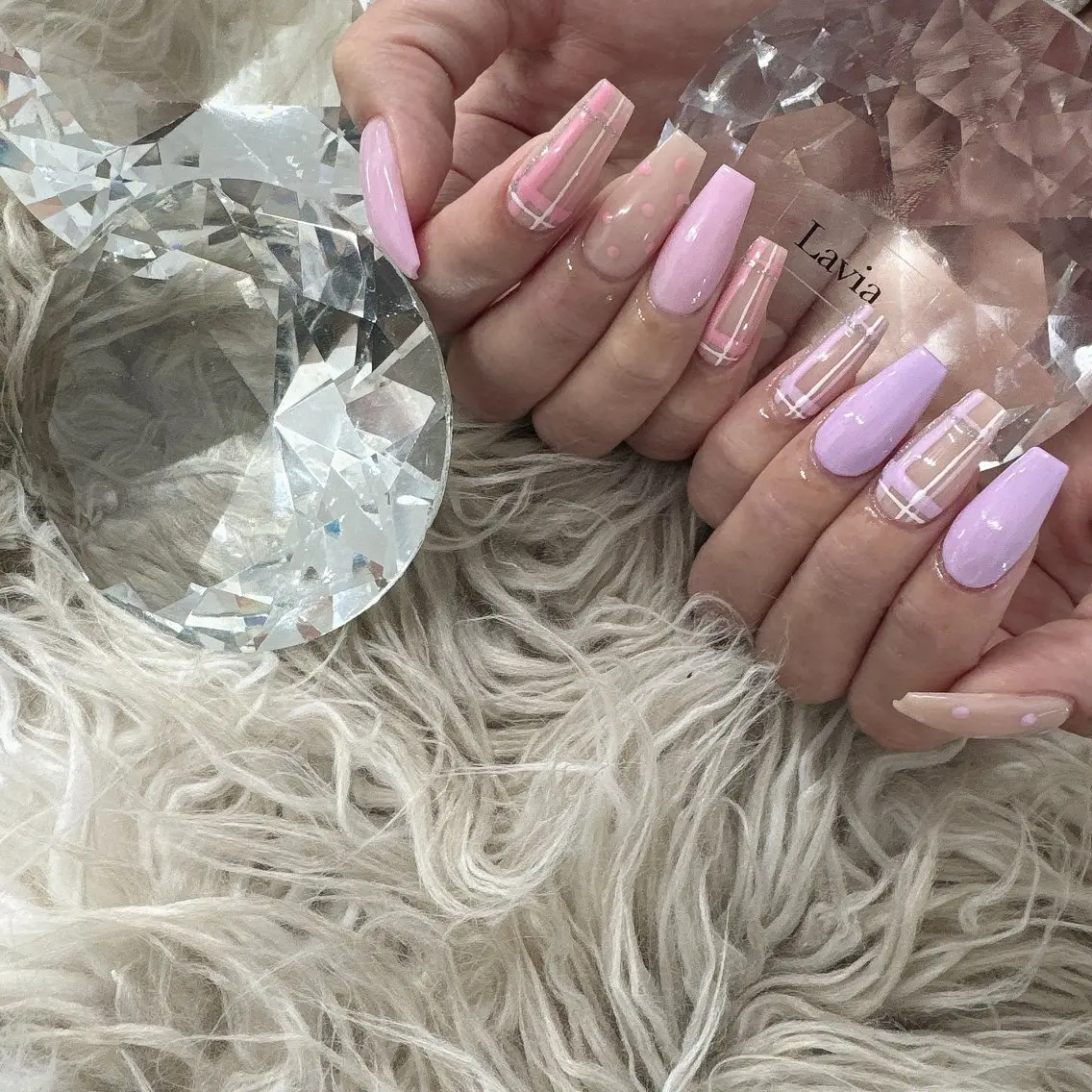 ネイル lavia🖤 ayumiのネイルデザイン