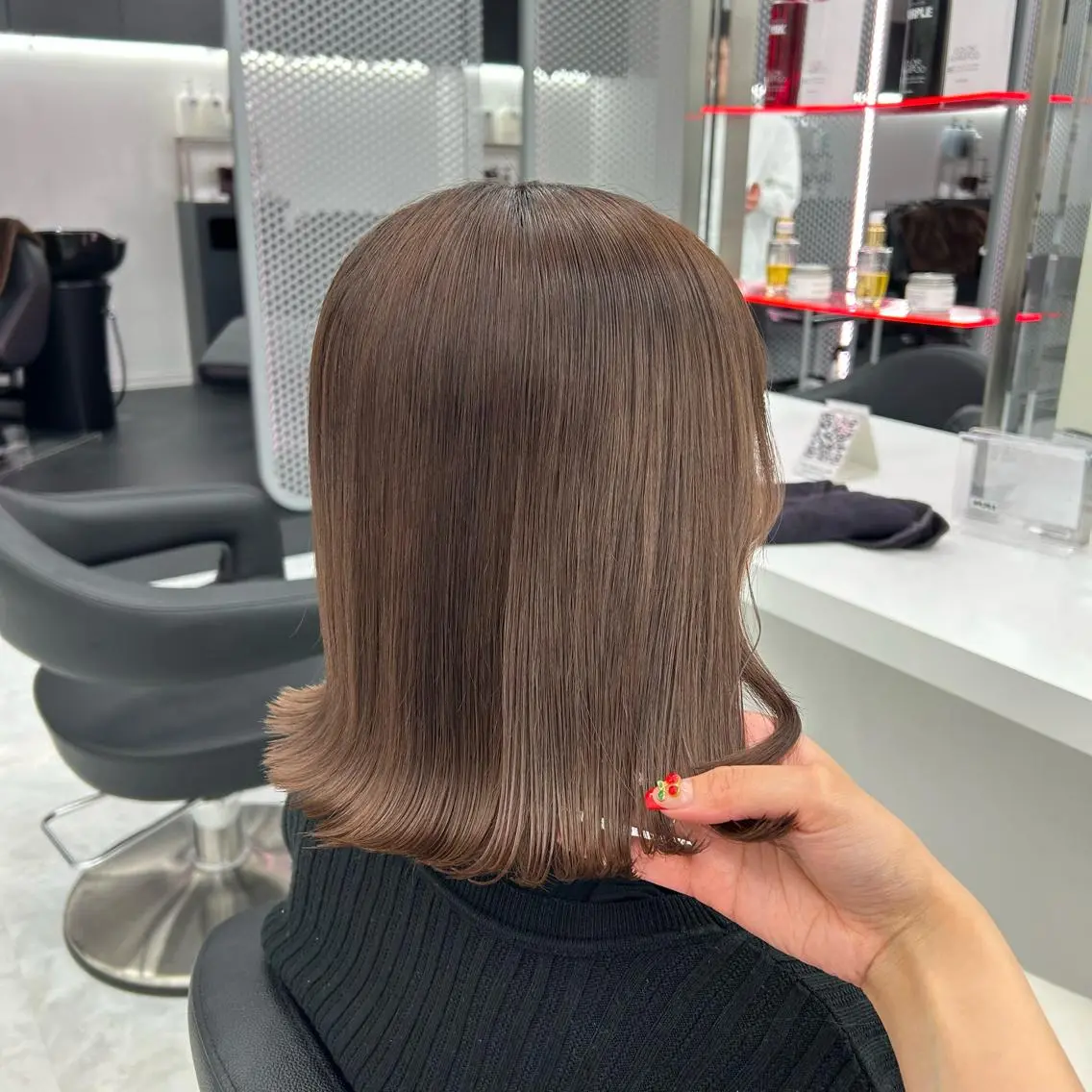 セミロング カラー ヘアアレンジ ヘアカラー トリートメント mai🍑暖色カラー /レイヤー💖のヘアスタイル