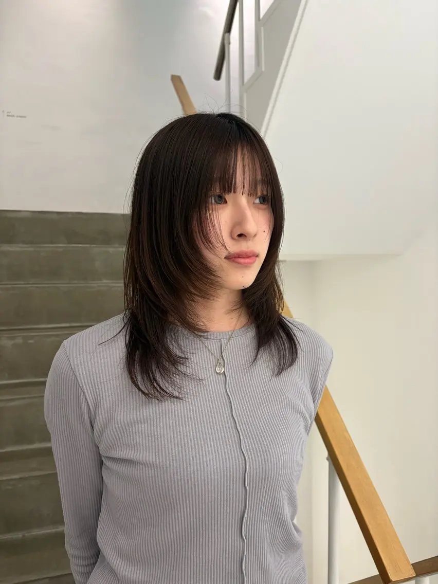 ミディアム レイヤーカット e.n.u烏丸 / ｲﾂｷのヘアスタイル