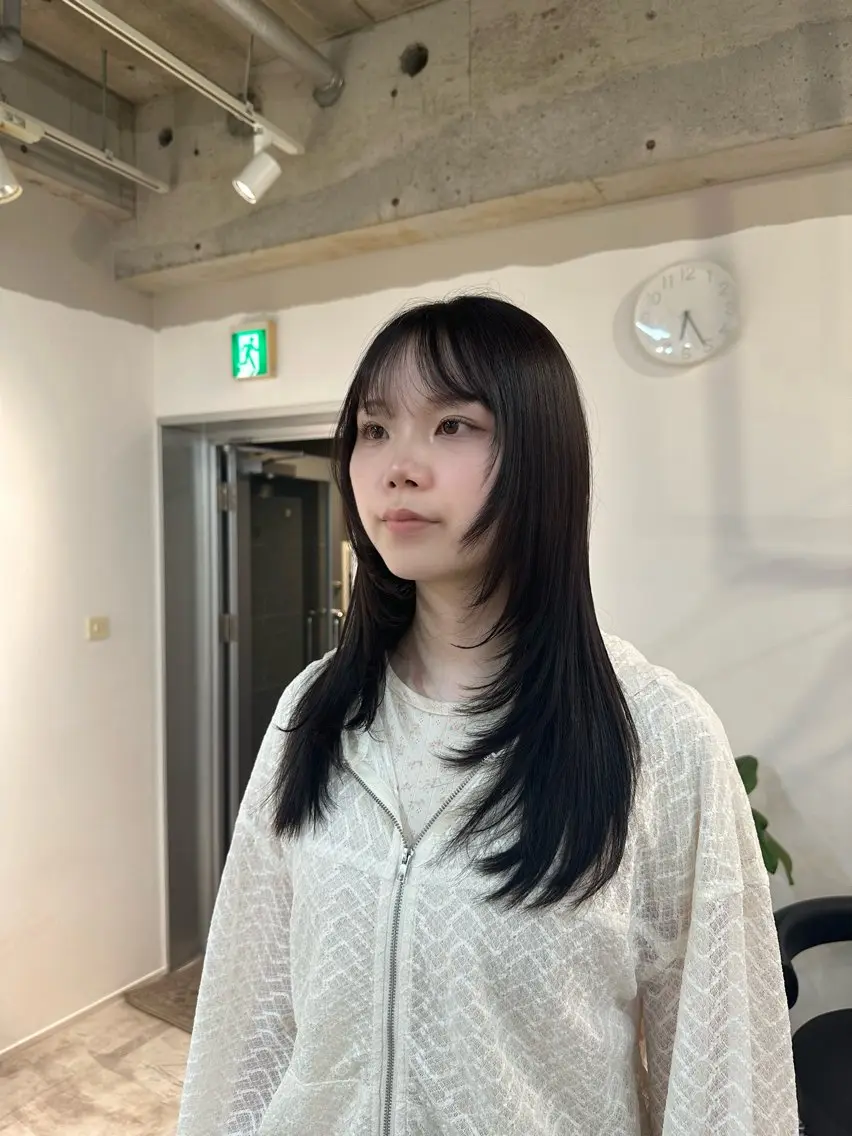 ロング ルナ/ SYS by fitのヘアスタイル