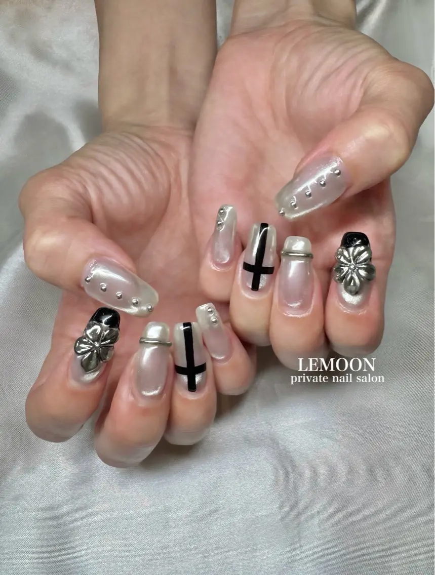 ネイル フラワーネイル ぷっくりネイル シルバー シンプルネイル ハンドネイル nail salon LEMOONのネイルデザイン