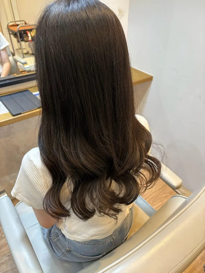 ロング ヘアカラー 韓国ヘアー🇰🇷 MIWAのヘアスタイル