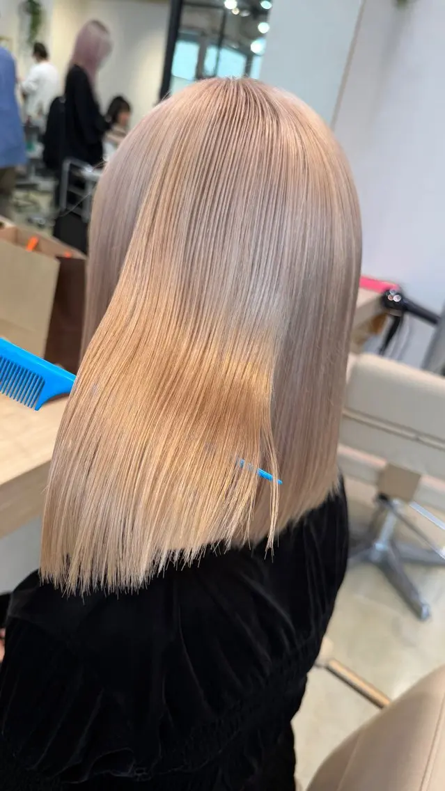 カラー ブリーチ ブロンド ホワイトブロンド ヘアカラー ❄️高野 杏介❄️ツヤ髪得意!のヘアスタイル