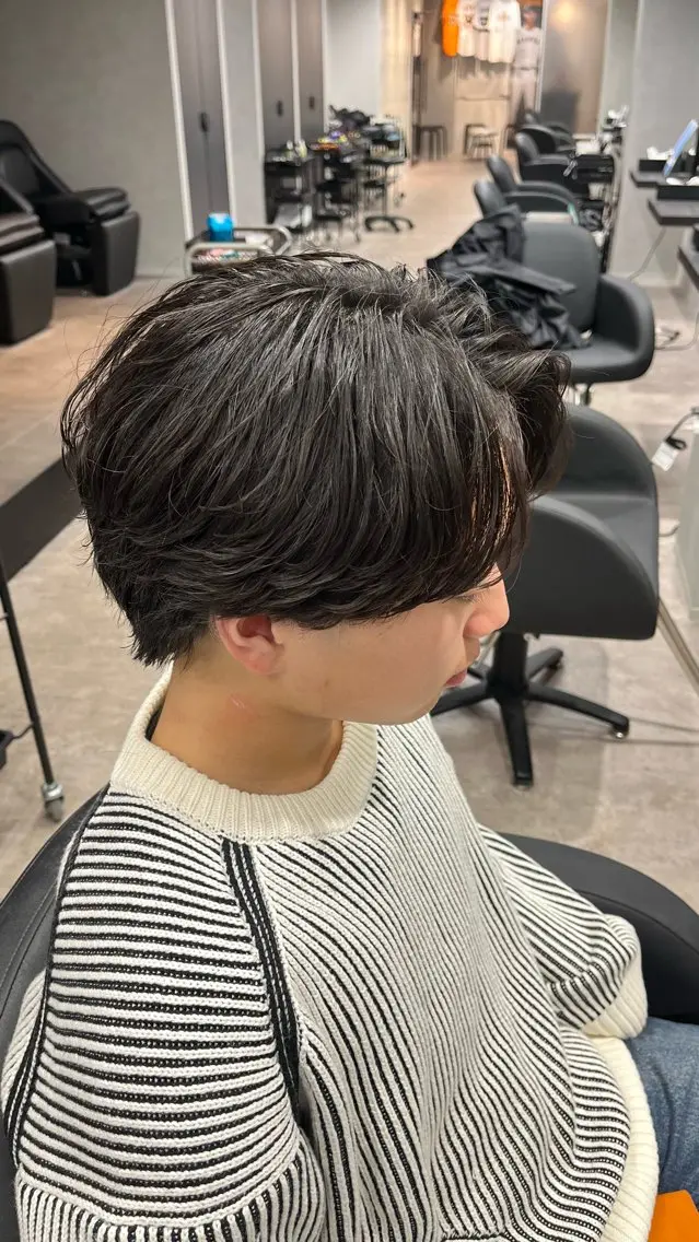 ショート カット パーマ センターパート特化 松本真那斗のヘアスタイル