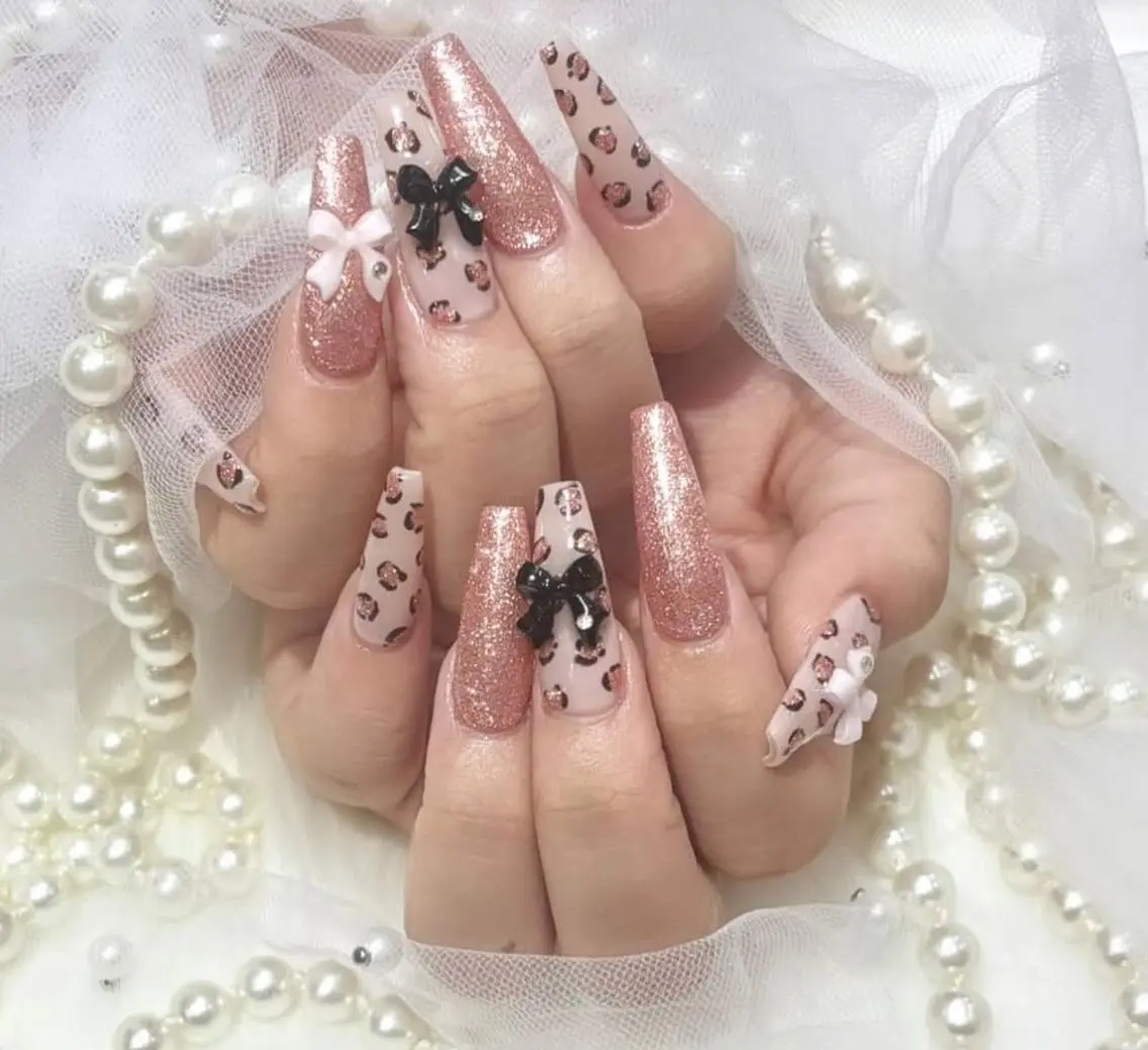 ネイル WISTERIA SAKAEのネイルデザイン