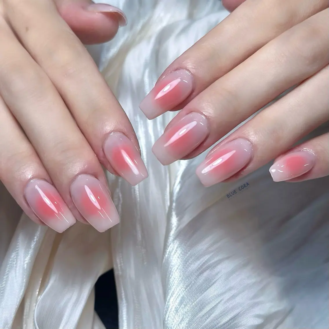ネイル ハンドネイル ハンドケア BLUE CORAのネイルデザイン
