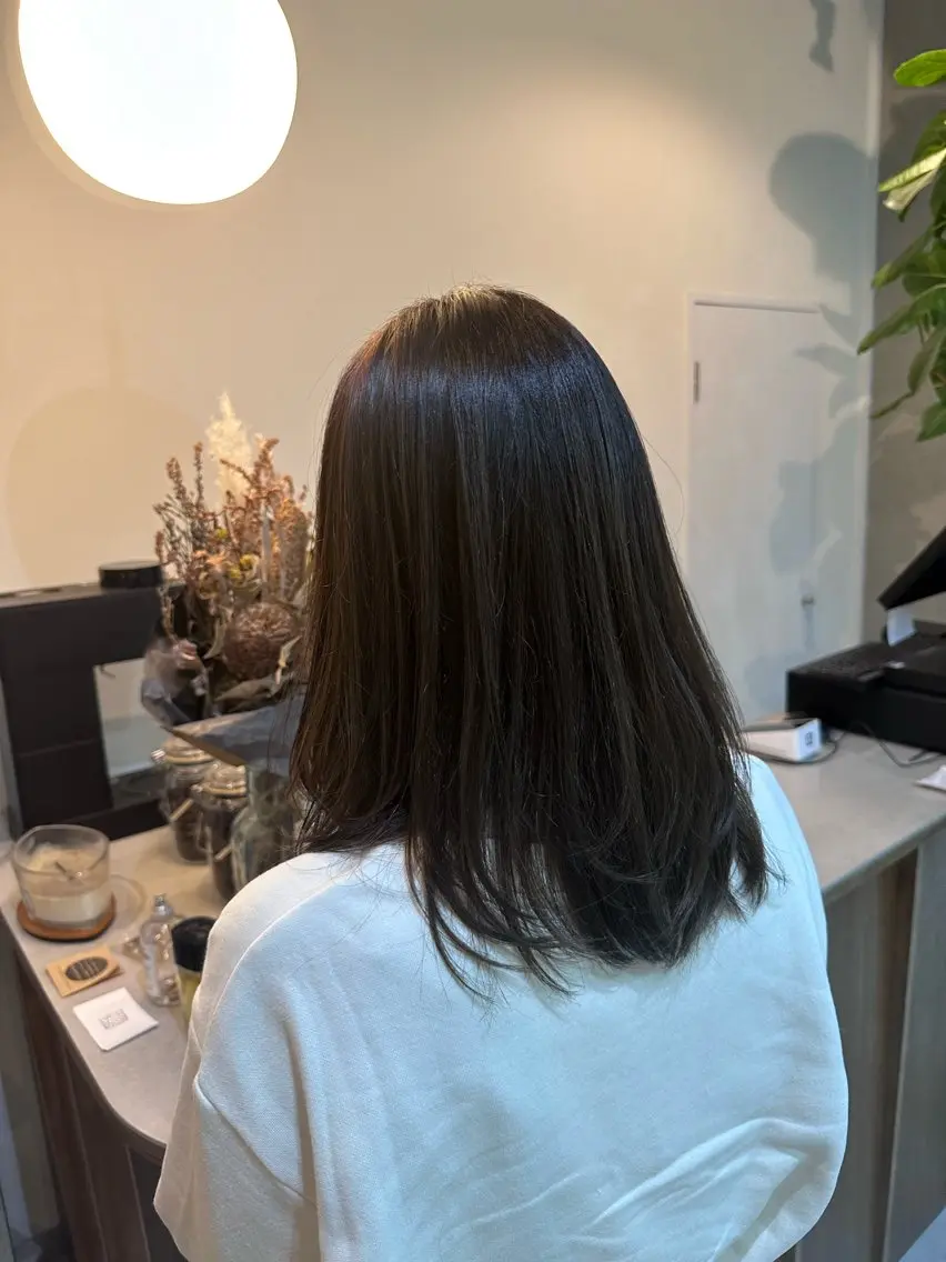 ミディアム カラー Shiro RENのヘアスタイル