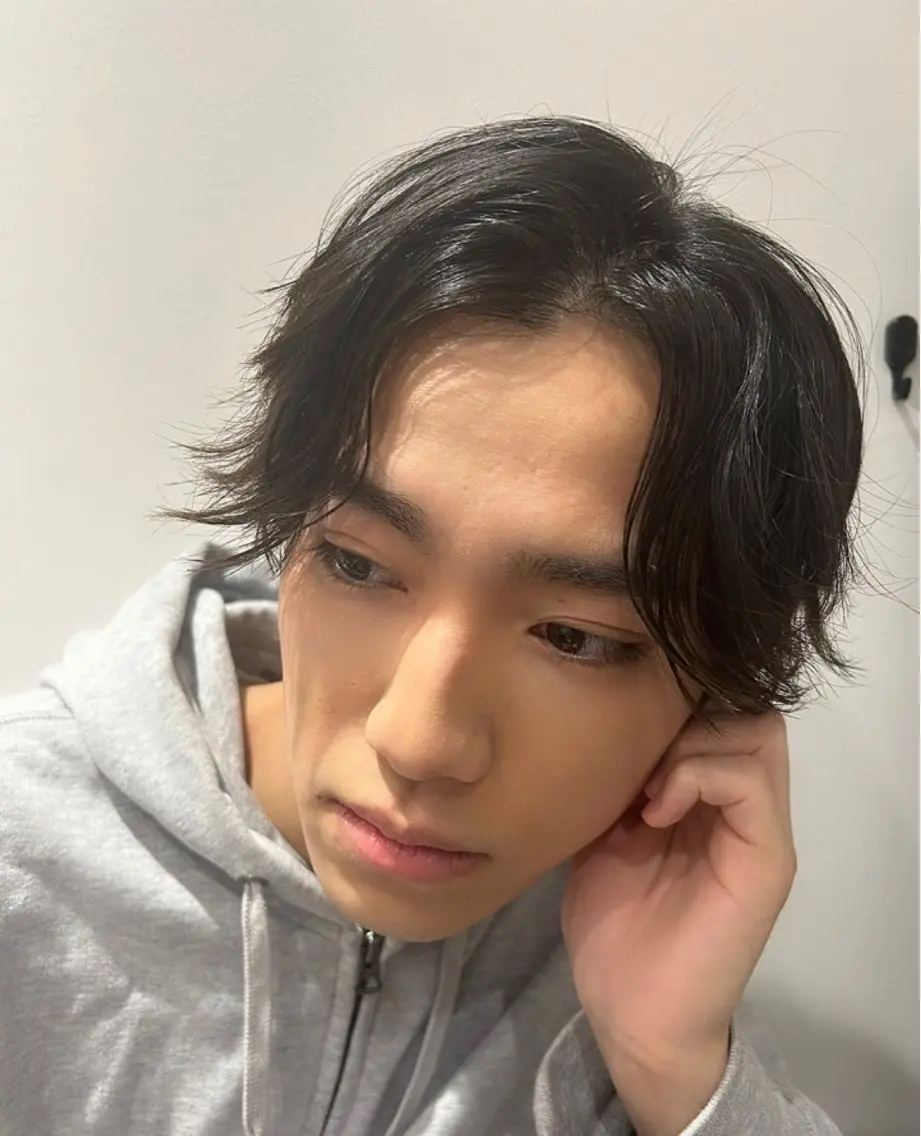 【メンズ】メンズメイク(眉カット込み)＋シャンプー＋ヘアセット¥3300の写真