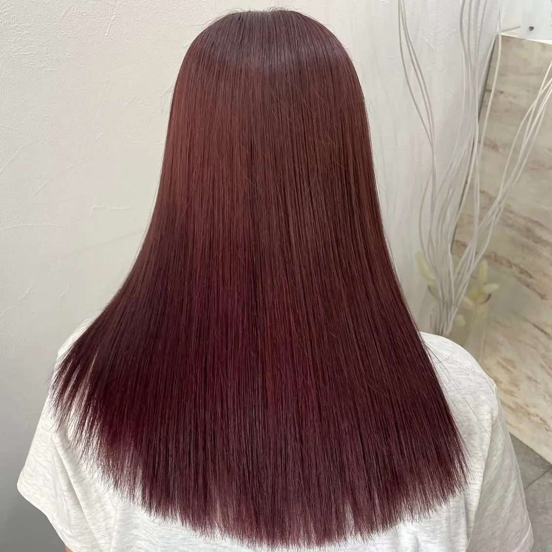 ロング カラー ブリーチ カシス レッドカラー ヘアカラー トリートメント 🦋Yui🦋透明感 /ベージュ/Wカラーのヘアスタイル