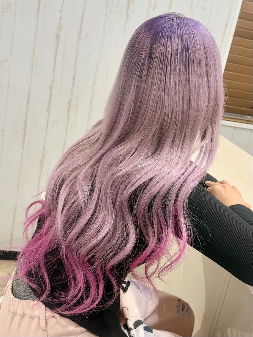 ロング カラー デザインカラー ピンクカラー エクステ ヘアカラー ハイトーン💫 エクステ💫maiのヘアスタイル