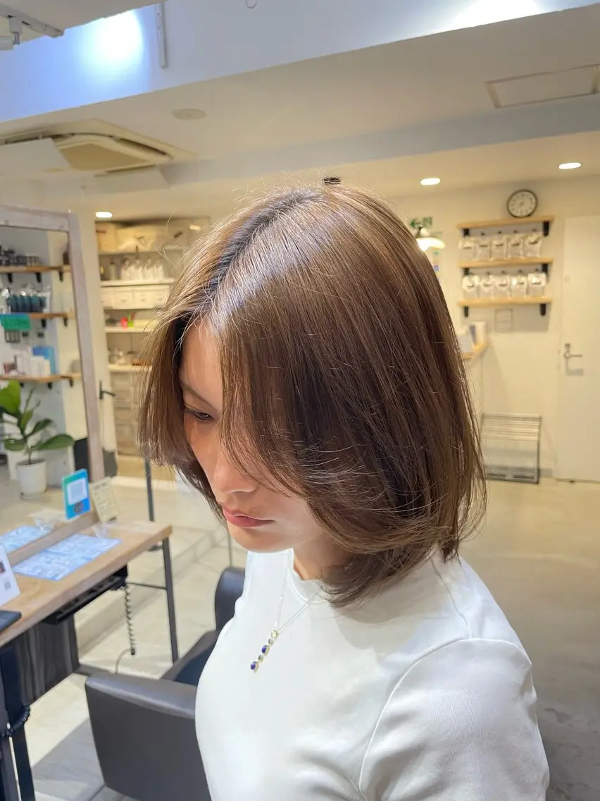 【期間限定】レディースカット＋透明感カラー＋COREMEトリートメントの写真