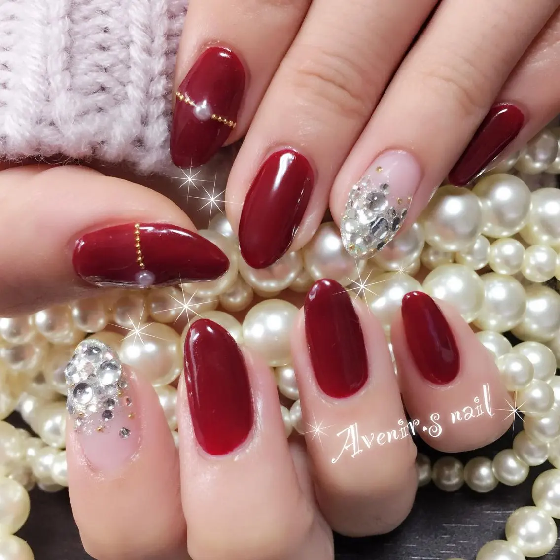 ネイル ボルドー グラデーション ストーンネイル Home Salon Avenir.のネイルデザイン