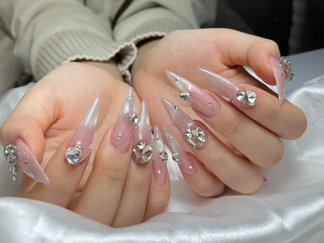 ネイル チークネイル フラッシュネイル フラワーネイル フットネイル ジェルネイル ハンドネイル Rin Nail Shinokuboのネイルデザイン