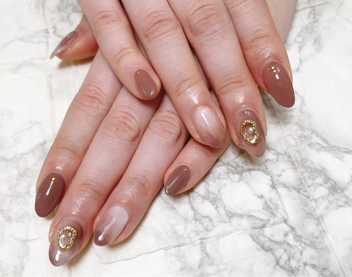 ネイル ブラウン ニュアンスネイル ハンドネイル ハンドケア Nailsalon Eve（イヴ）のネイルデザイン