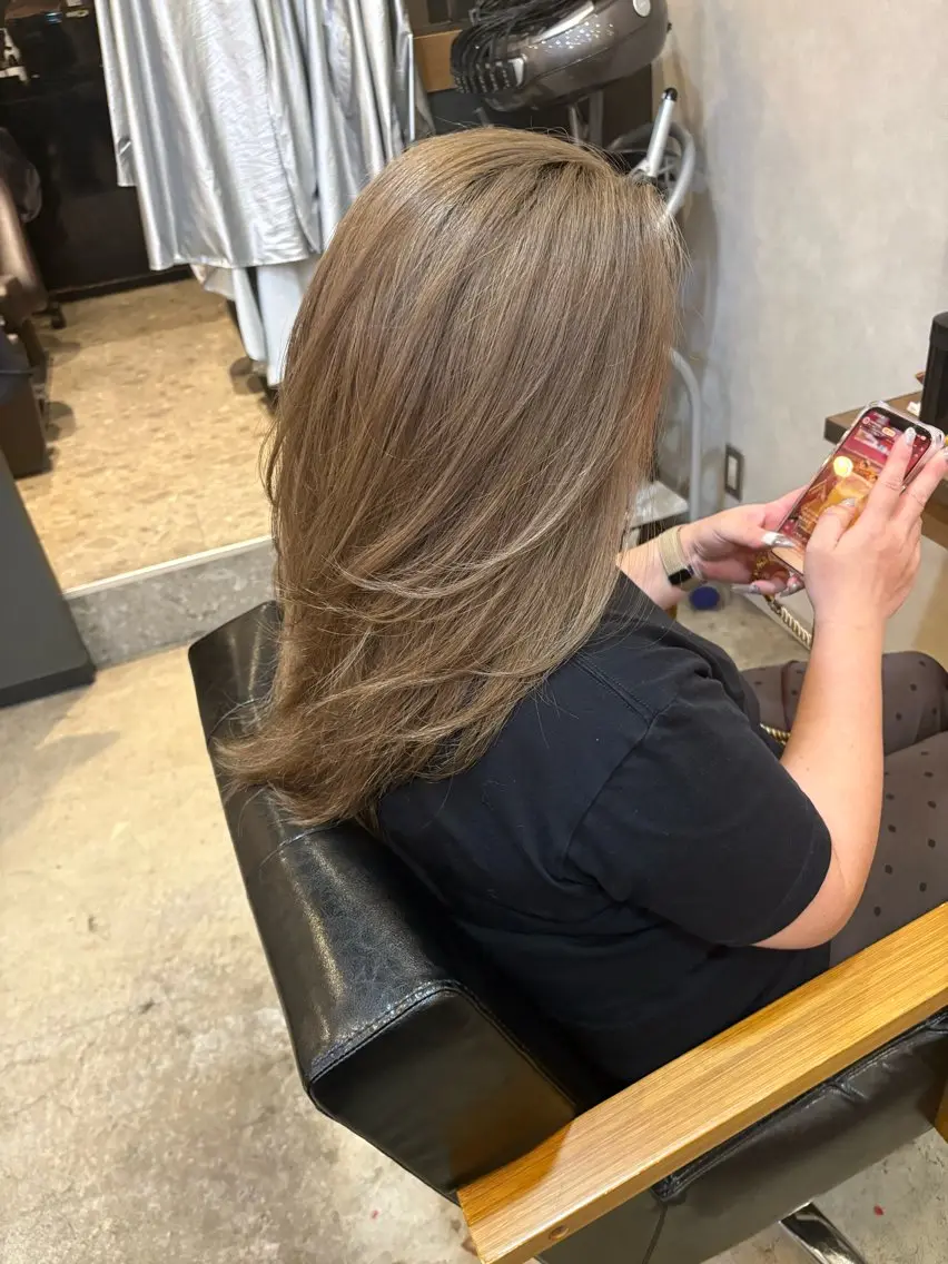 ロング カット ヘアカラー 小堀 いぶきのヘアスタイル