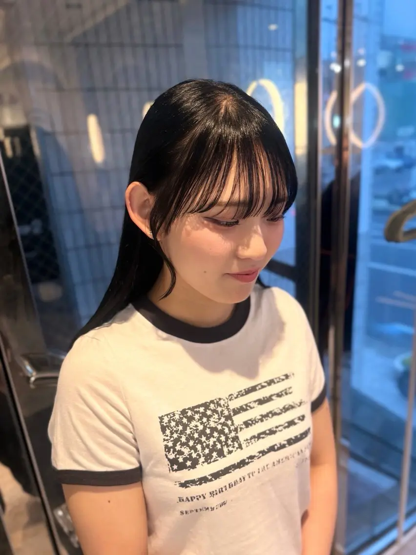 セミロング ᴍᴏᴇ 〈 en. 〉のヘアスタイル