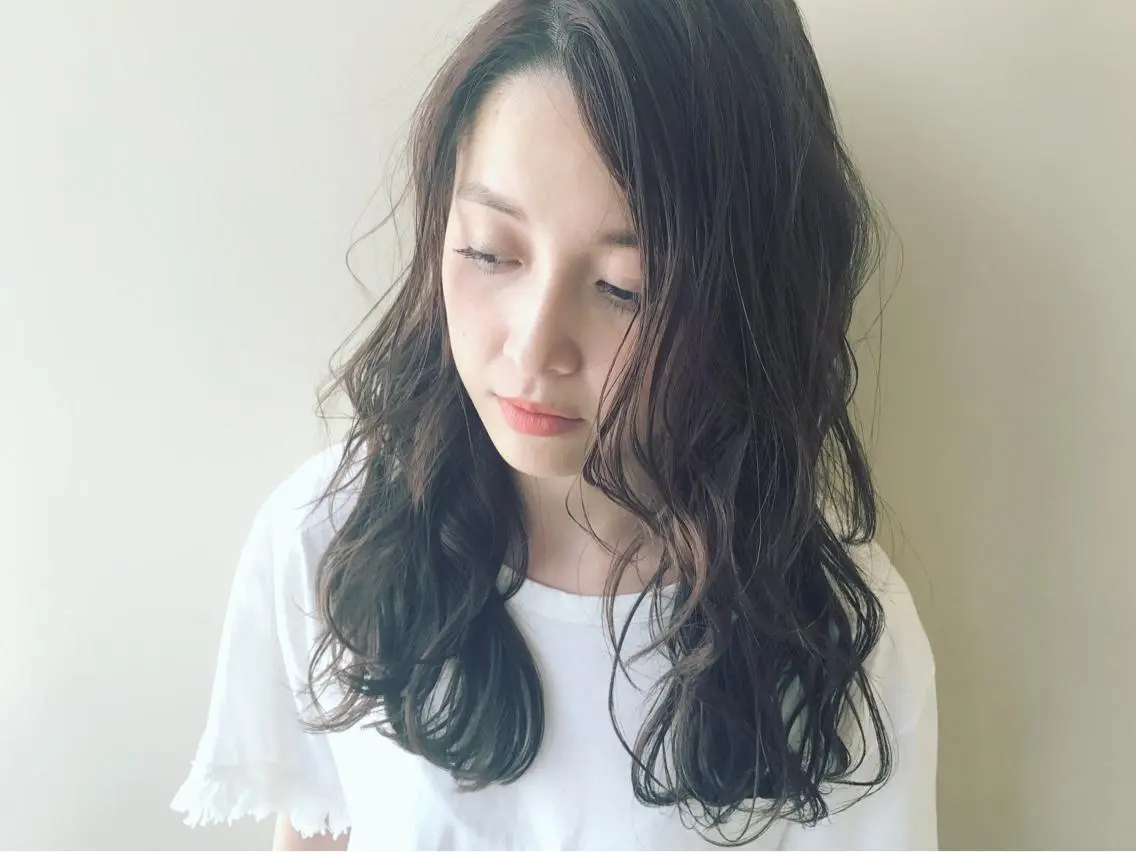 セミロング カラー パーマ 菅谷 昌央のヘアスタイル