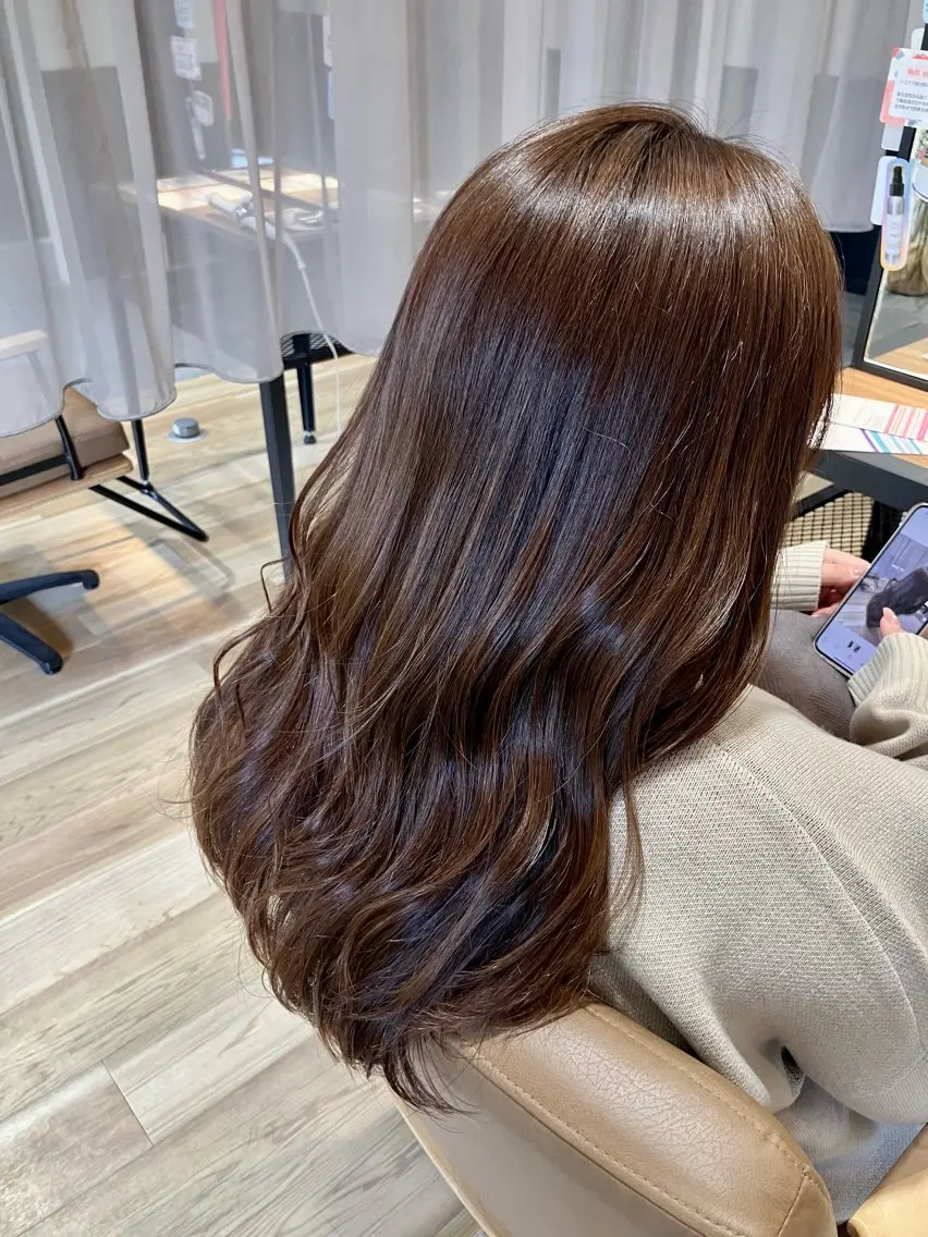 セミロング カット ヘアカラー トリートメント 横山 麻衣子のヘアスタイル