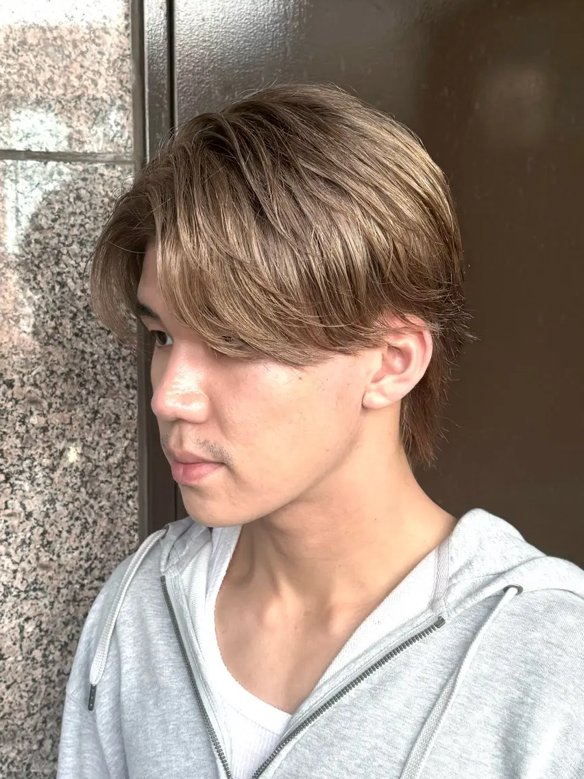 ショート カラー メンズ ベージュカラー ミルクティーベージュ カット ヘアカラー 柏メンズカットパーマ NO.1タイチのヘアスタイル