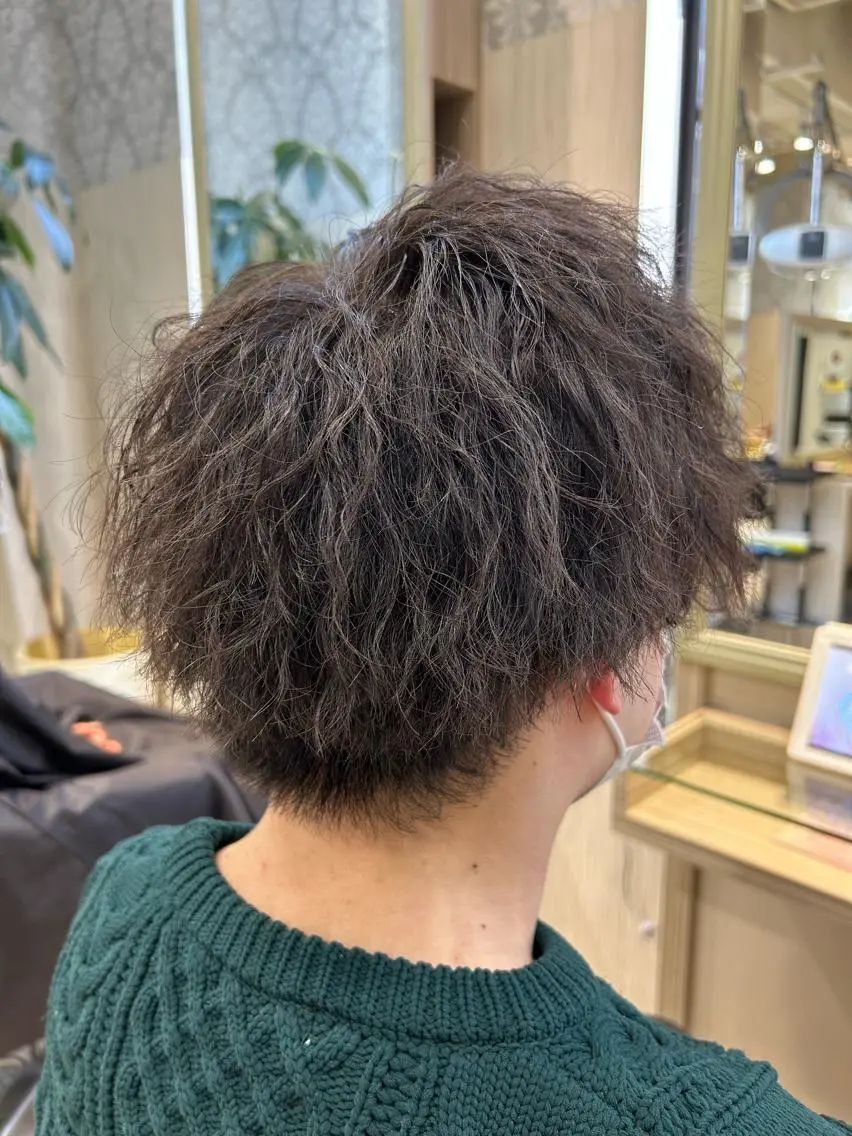 カット+ツイストスパイラルパーマの写真