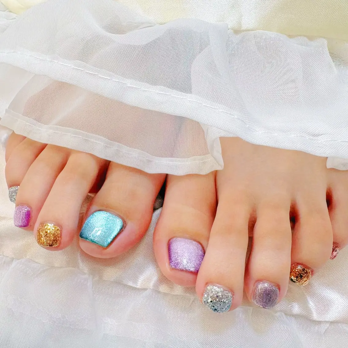 ネイル フットネイル ゴールド ラメ(グリッター) 持ち込み ピンク Ayu ‪ꕤ︎︎｡°⋆のネイルデザイン