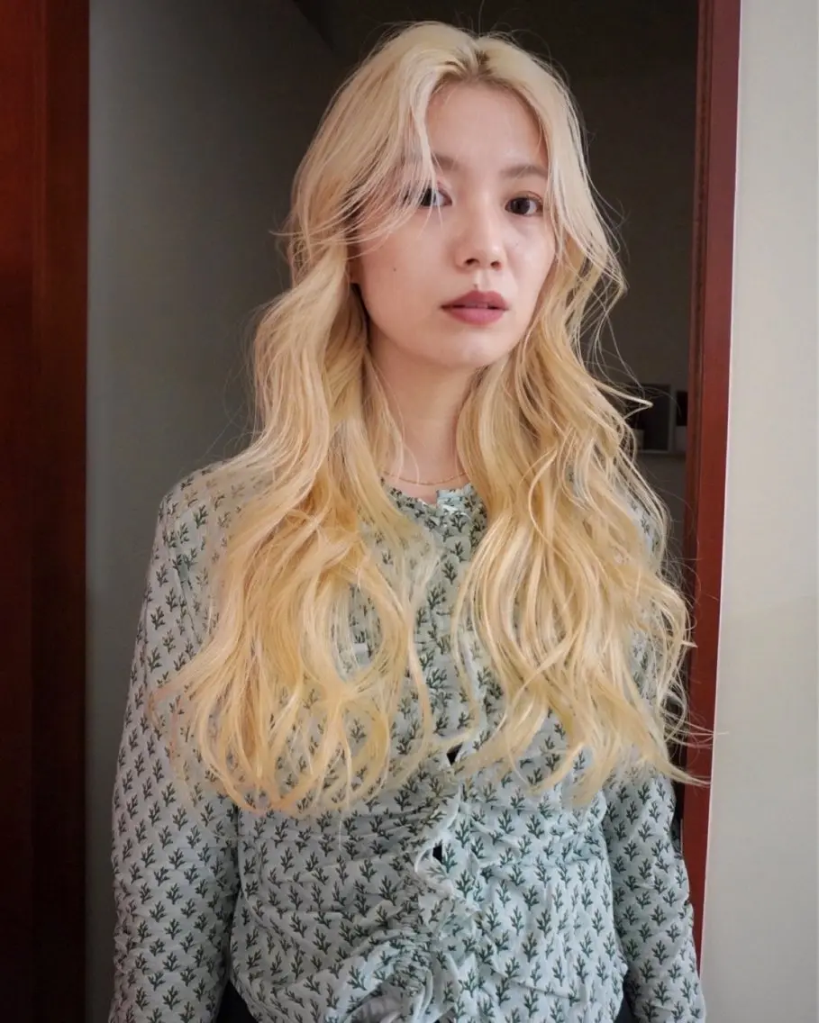 ロング カラー カット ヘアカラー トリートメント 小林 美咲のヘアスタイル