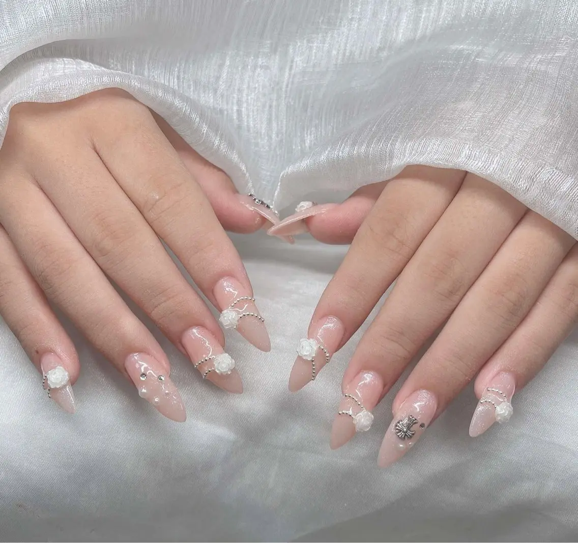 ネイル 長さ出し グラデーション 卒業式 キラキラネイル マグネットネイル ハンドネイル Lee Nailsのネイルデザイン