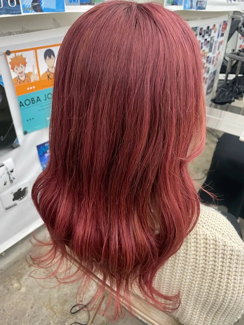 セミロング カラー インナーカラー 推し ブリーチ  髪質改善のヘアスタイル