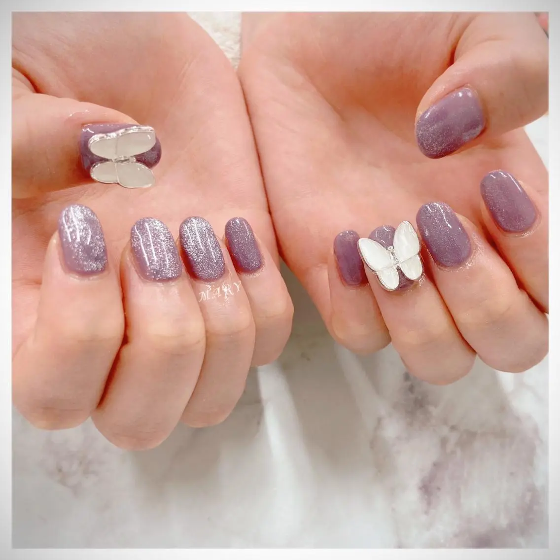 ネイル マグネットネイル ニュアンスネイル ワンカラーネイル パープル ハンドネイル Mary nail .narumiのネイルデザイン