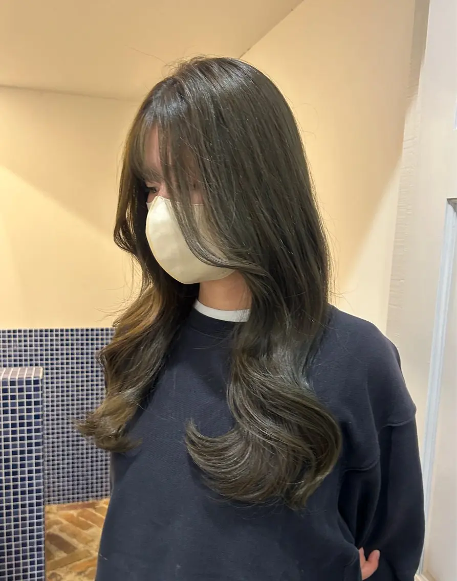 セミロング くびれヘア 太田 絵麻のヘアスタイル